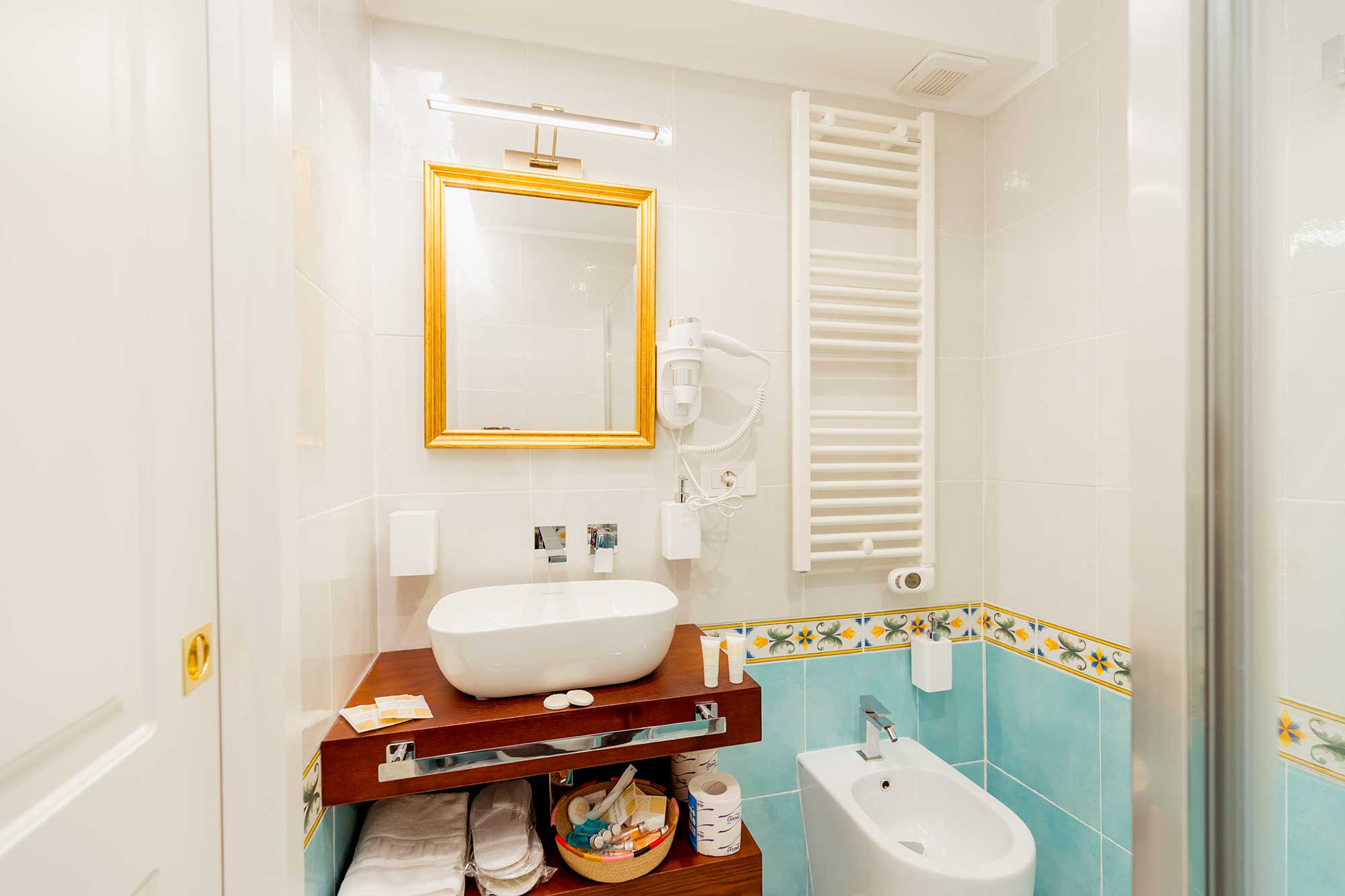 Atri Rooms Centro Storico Napoli – Chiaia Room 12