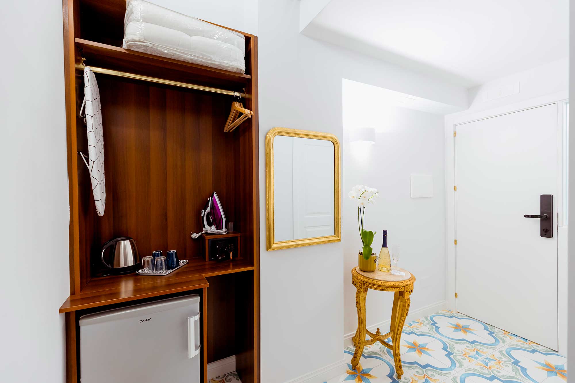 Atri Rooms Centro Storico Napoli – Chiaia Room 12