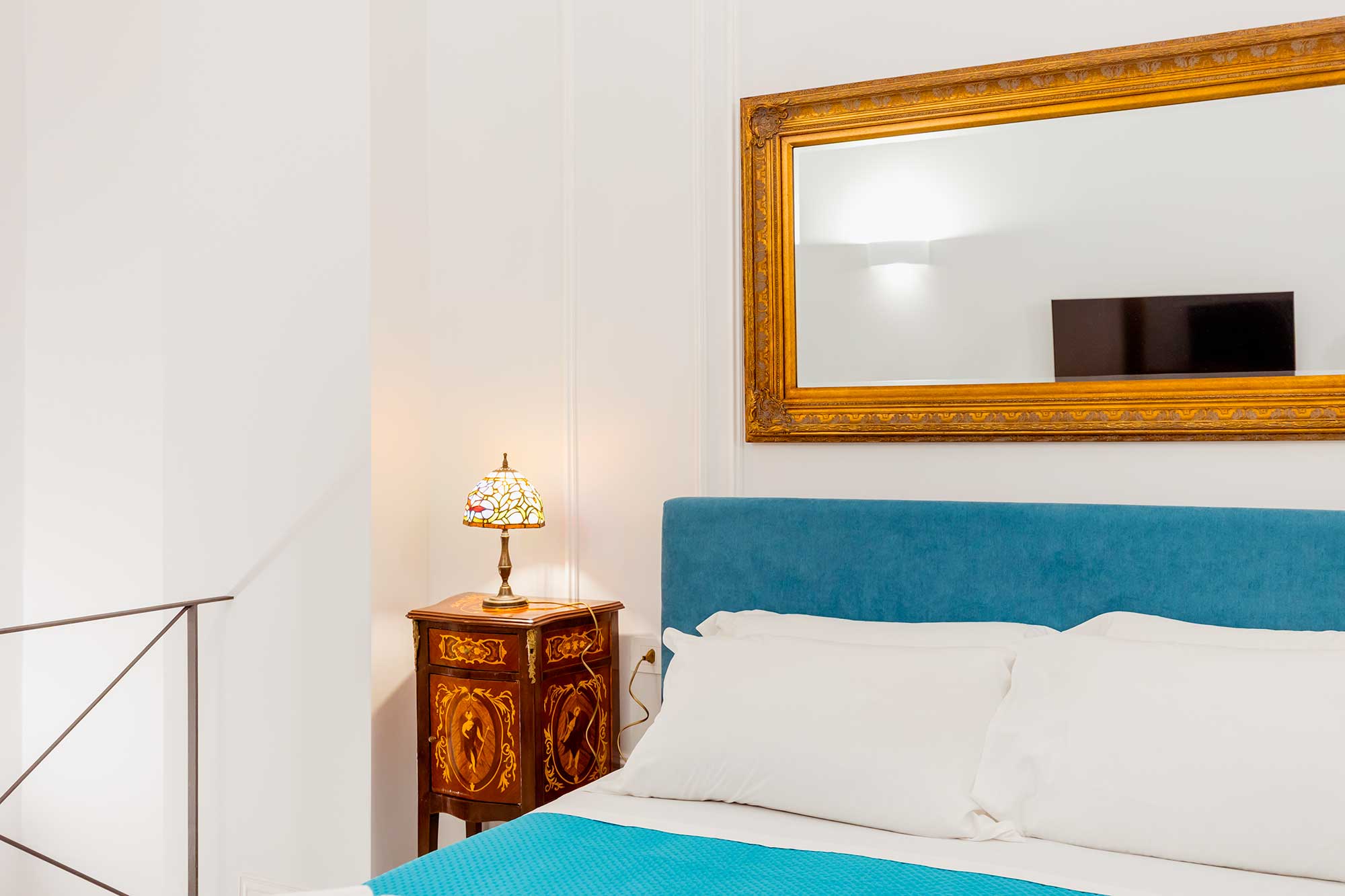 Atri Rooms Centro Storico Napoli – Chiaia Room 12