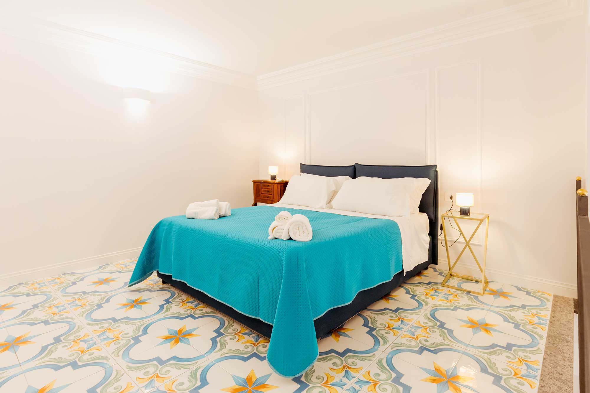 Atri Rooms Centro Storico Napoli – Plebiscito Room 2