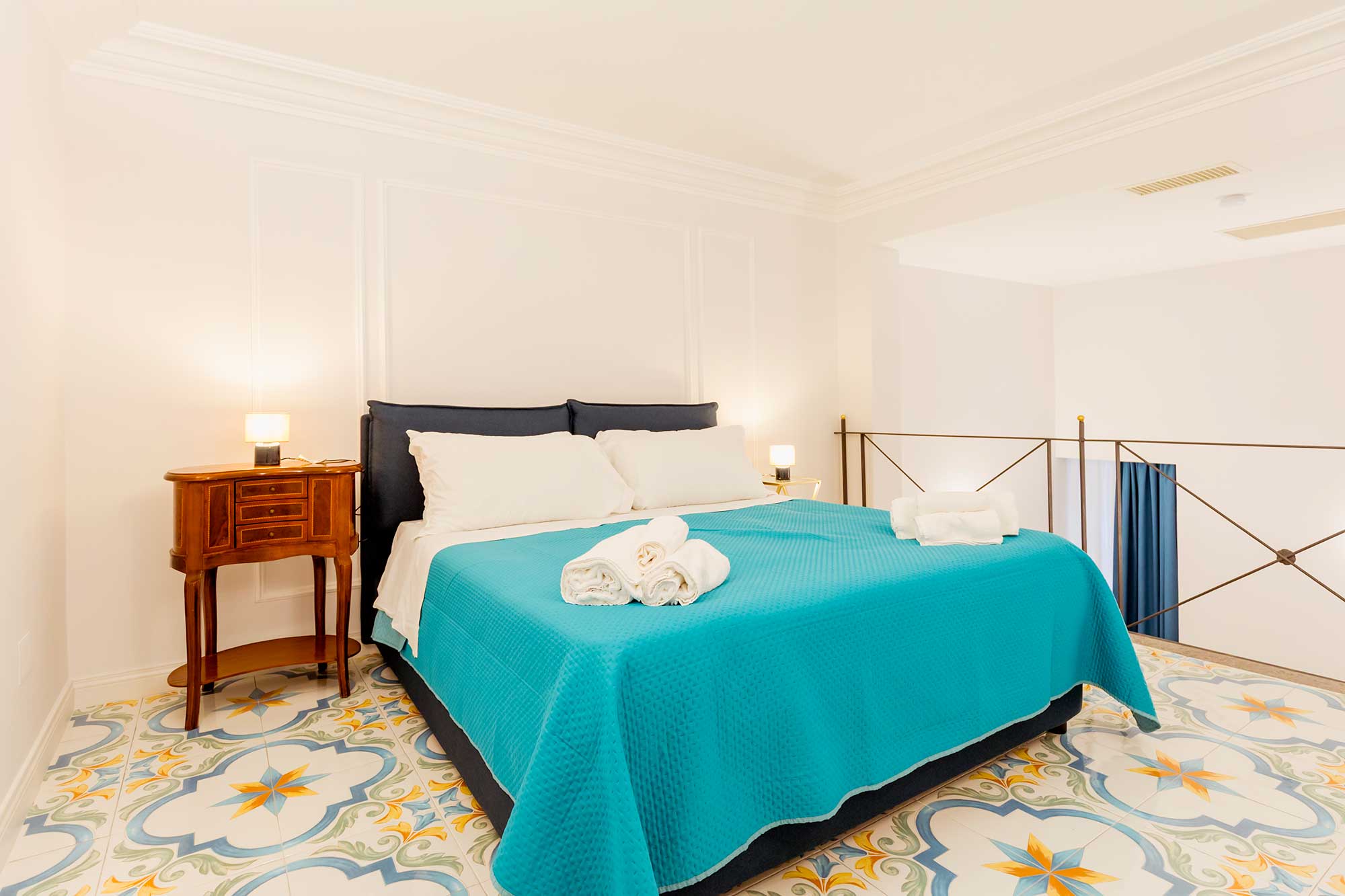 Atri Rooms Centro Storico Napoli – Plebiscito Room 2