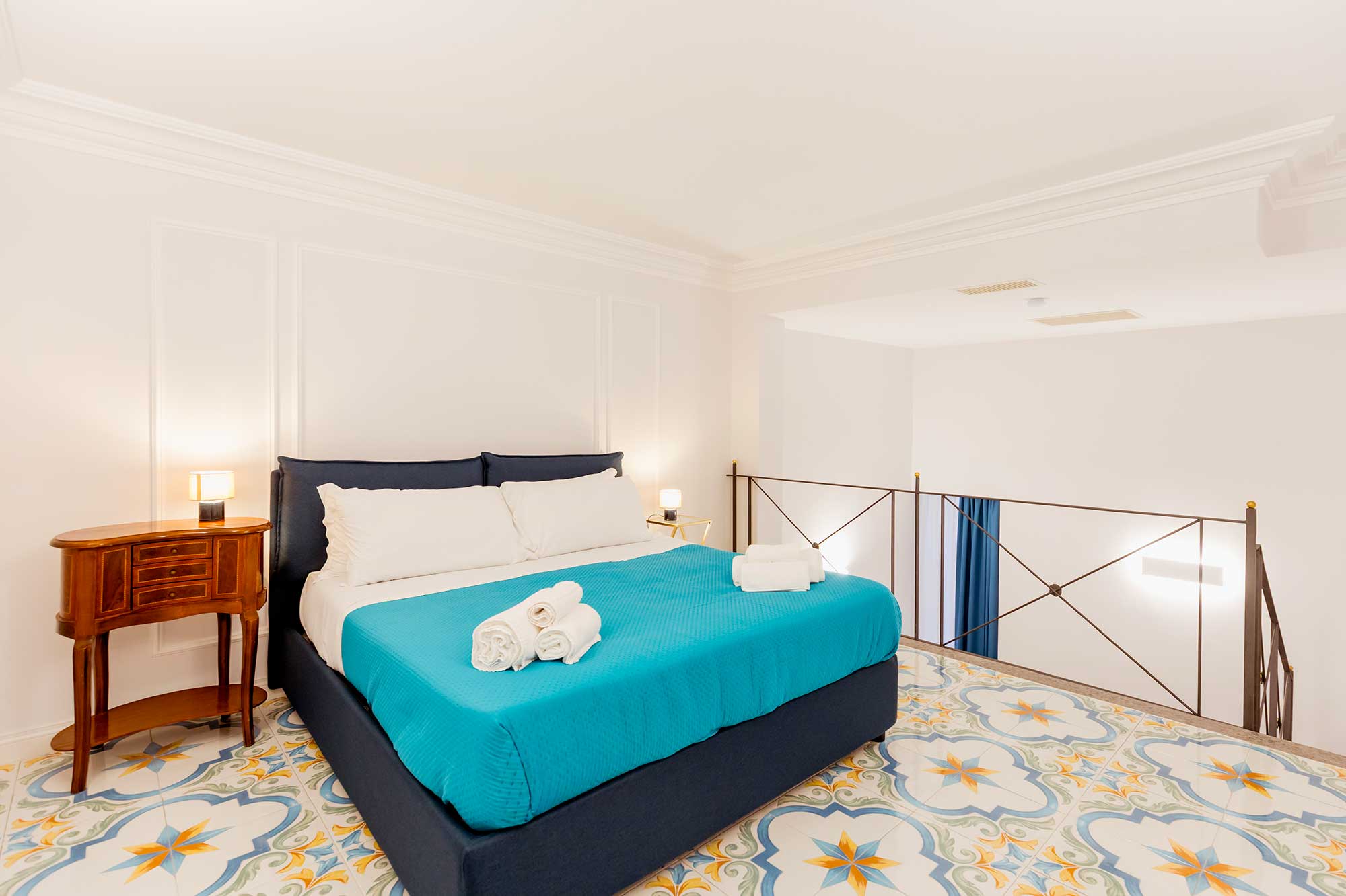 Atri Rooms Centro Storico Napoli – Plebiscito Room 2