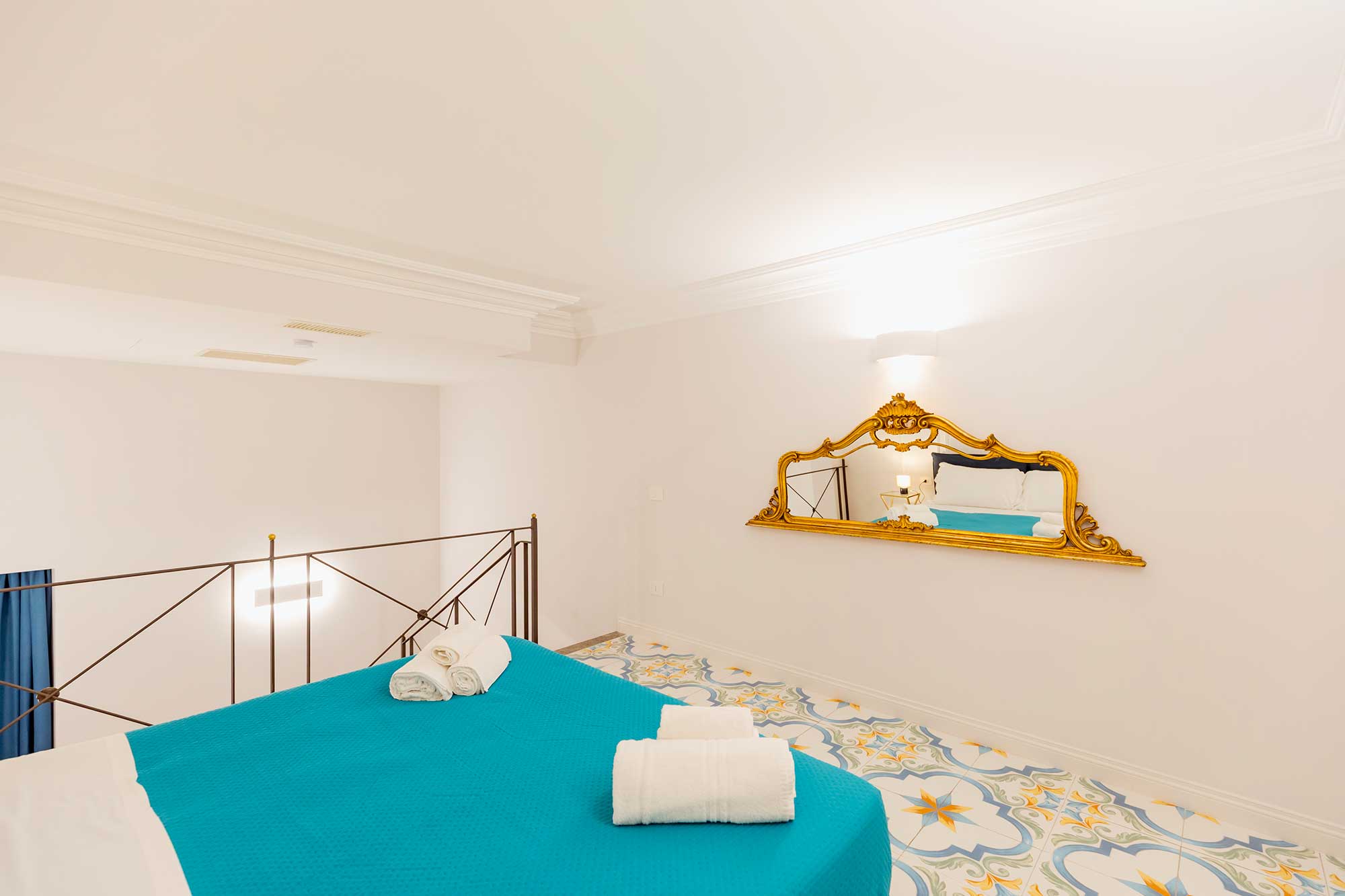 Atri Rooms Centro Storico Napoli – Plebiscito Room 2