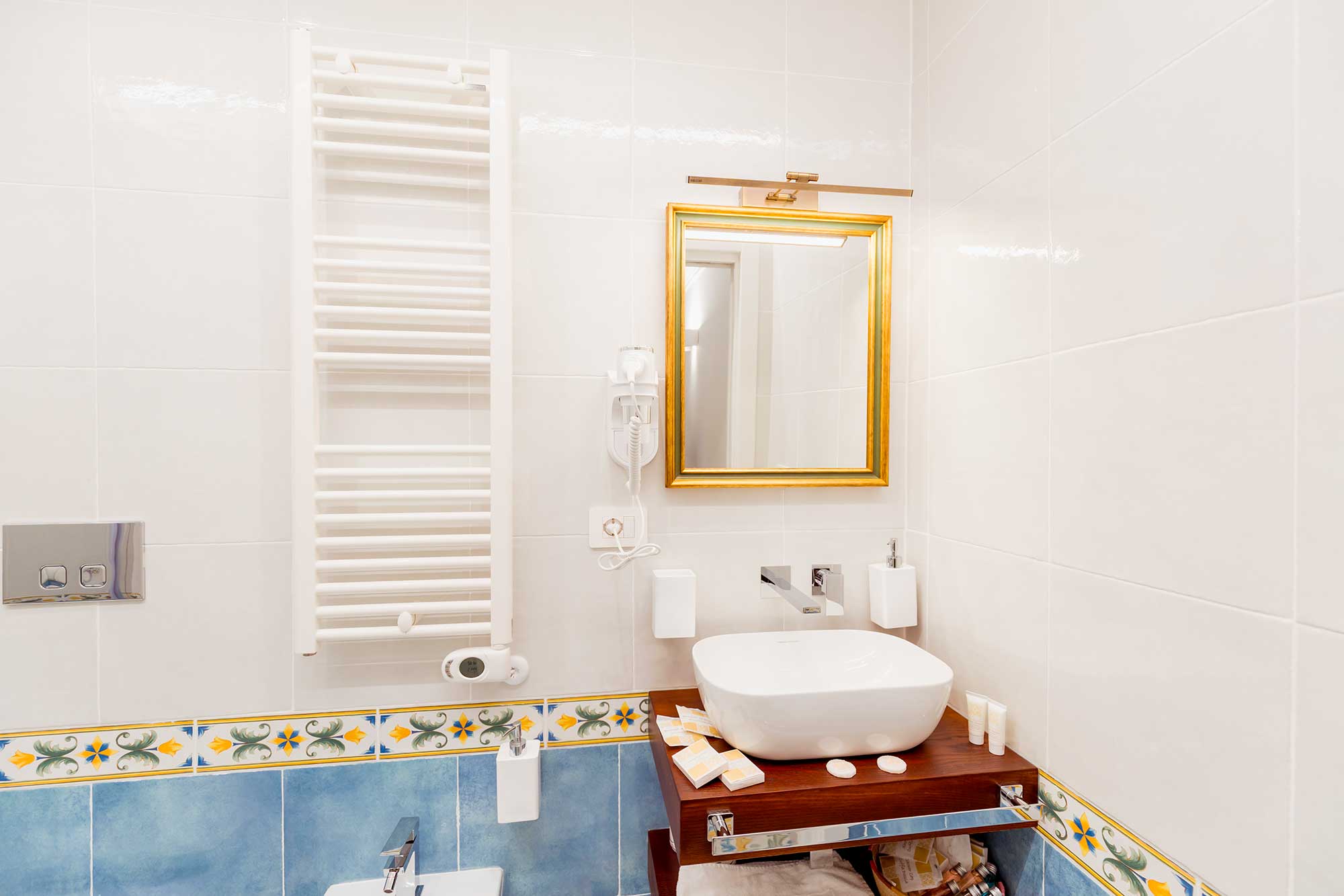 Atri Rooms Centro Storico Napoli – Posillipo Room 3