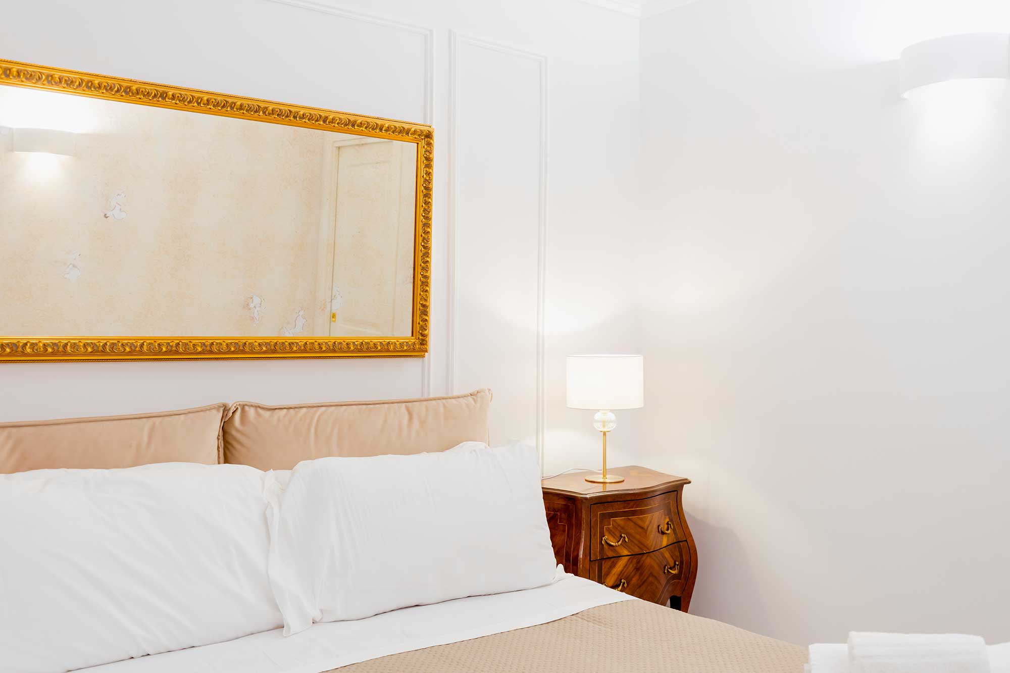 Atri Rooms Centro Storico Napoli – Mare Chiaro Room 4
