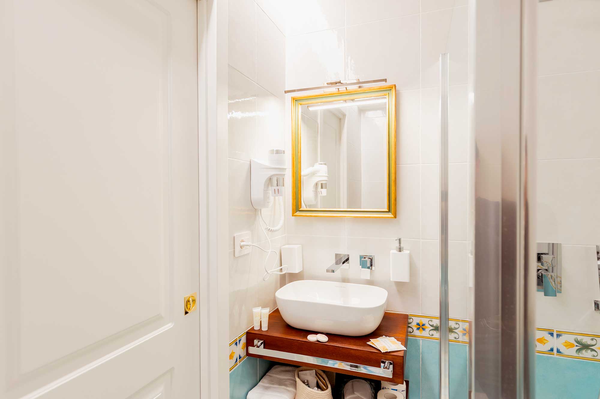 Atri Rooms Centro Storico Napoli – San Gregorio Armeno Room 6