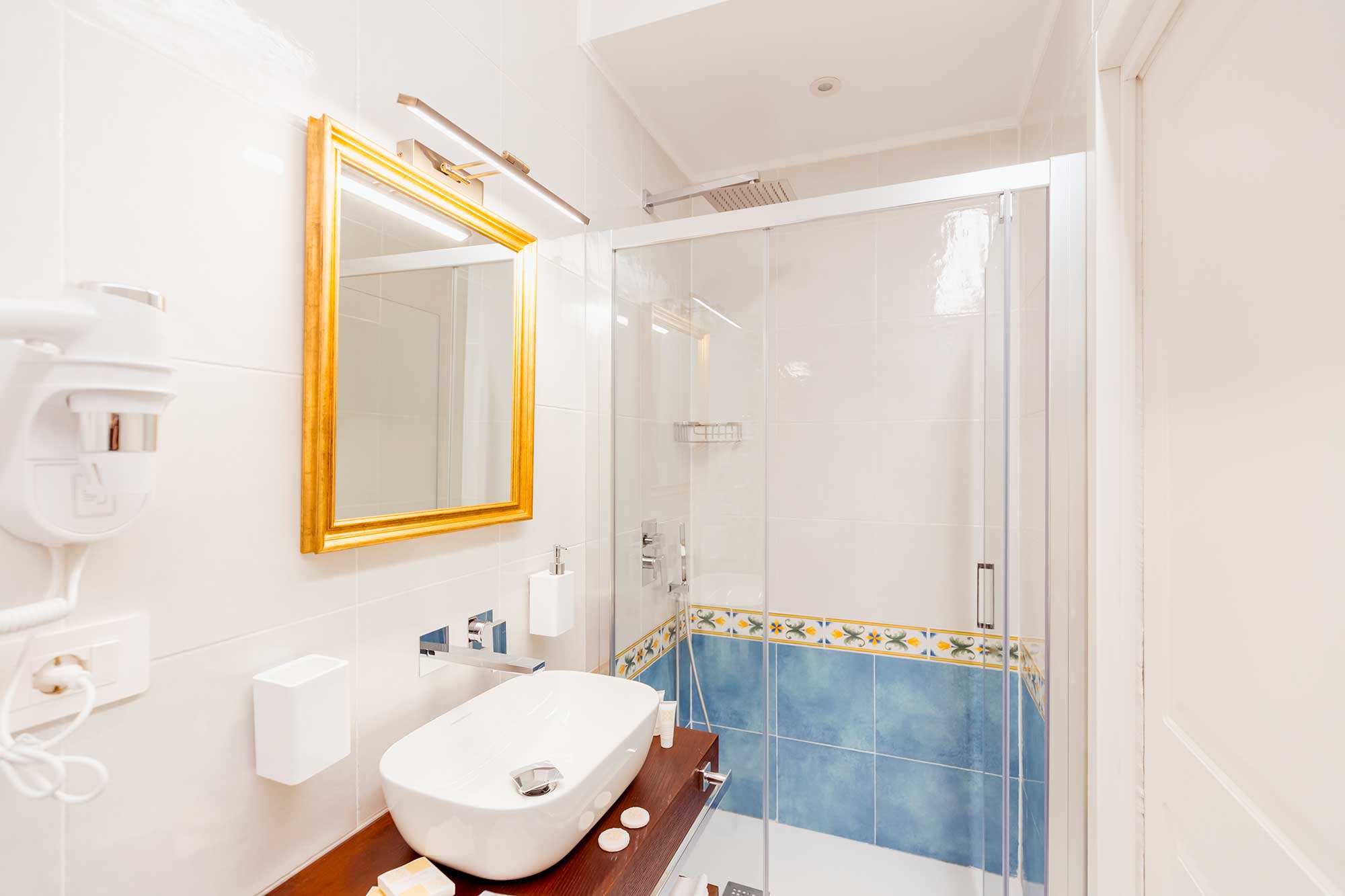 Atri Rooms Centro Storico Napoli – Santa Chiara Room 7