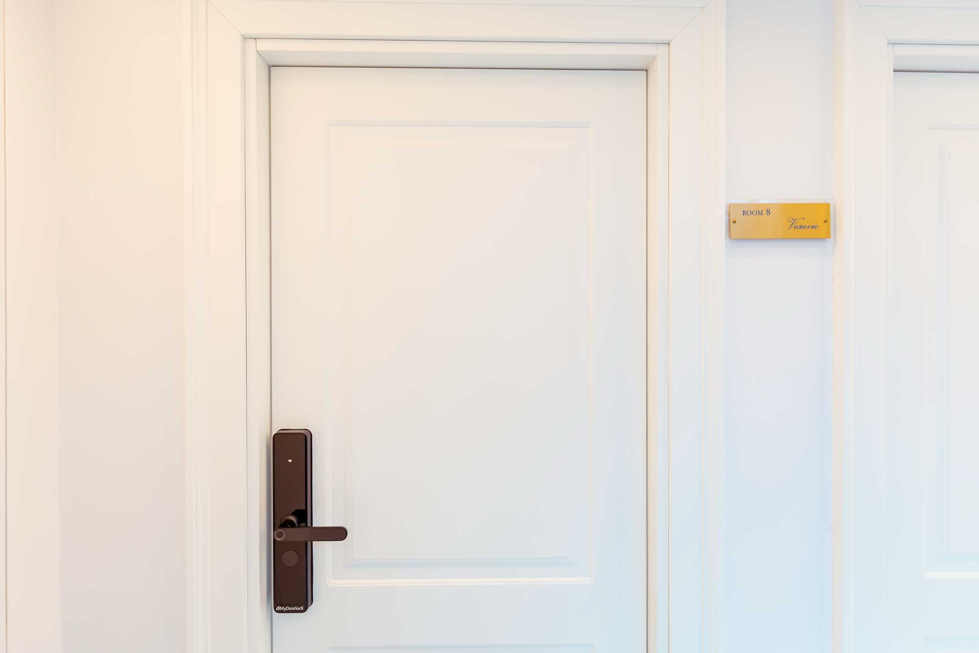 Atri Rooms Centro Storico Napoli – Vesuvio Room 8