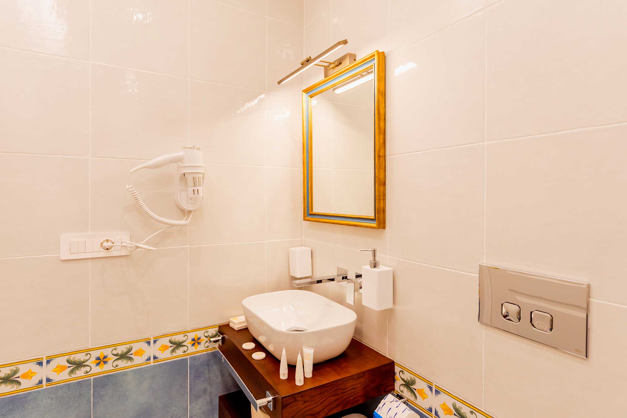 Atri Rooms Centro Storico Napoli – Campi Flegrei Room 9