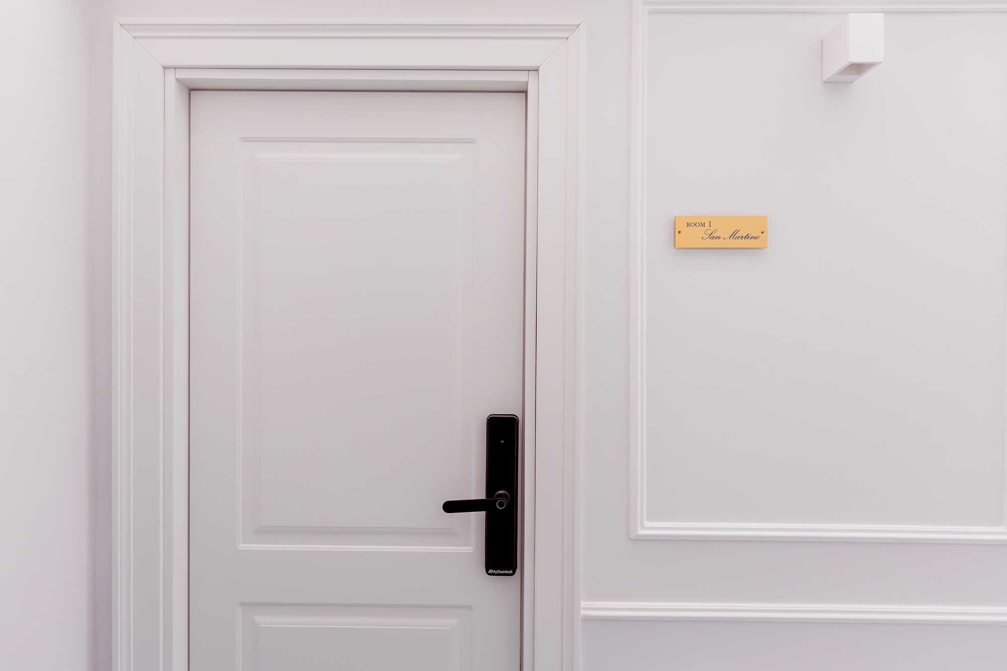 Atri Rooms Centro Storico Napoli – San Martino Room 1